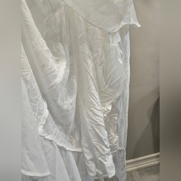 All About May• Lenora One-Shoulder White Ruffled Asymmetric Dress. Sz 6 - Picture 11 of 16